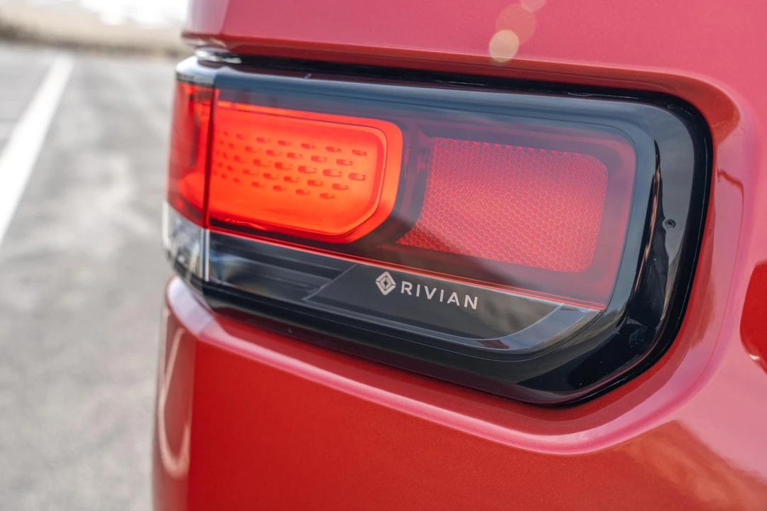 2023 Rivian R1T - Image 24 of 31