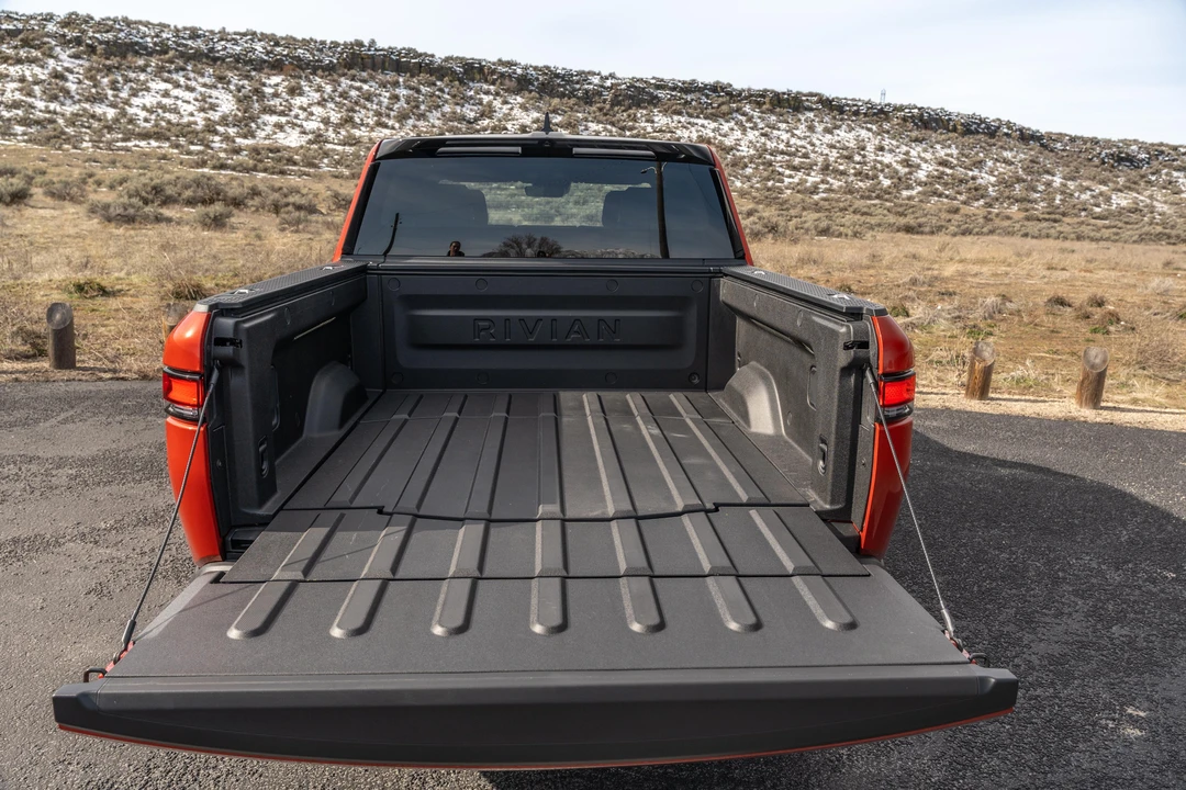 2023 Rivian R1T - Image 25 of 31