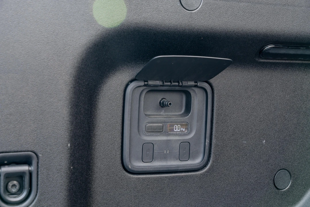2023 Rivian R1T - Image 26 of 31