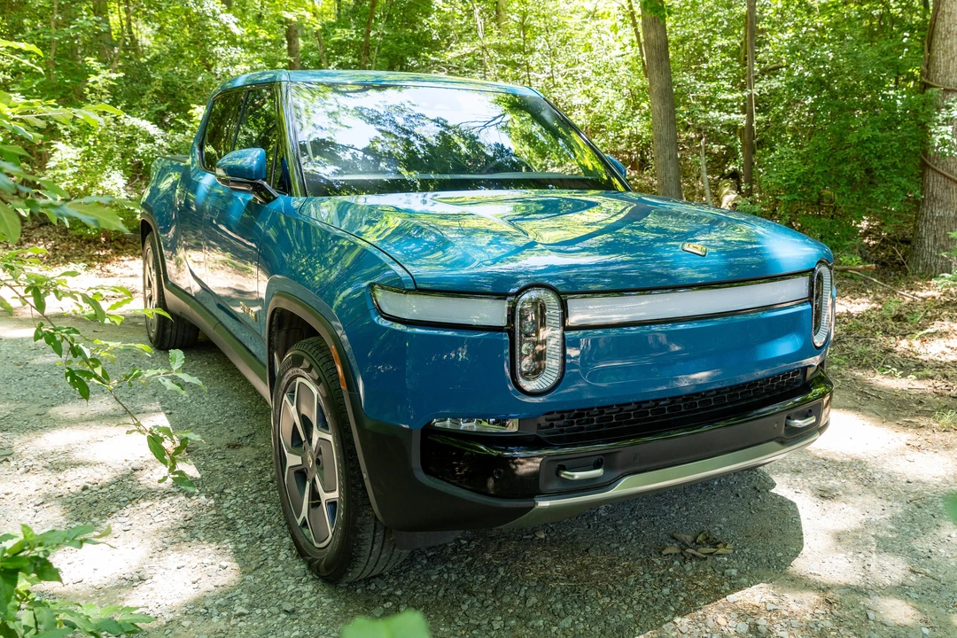 2023 Rivian R1T - Image 12 of 31