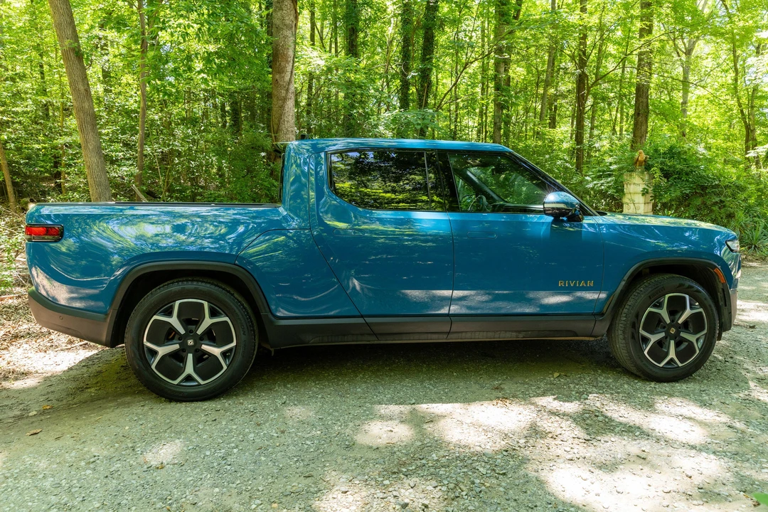 2023 Rivian R1T - Image 3 of 31