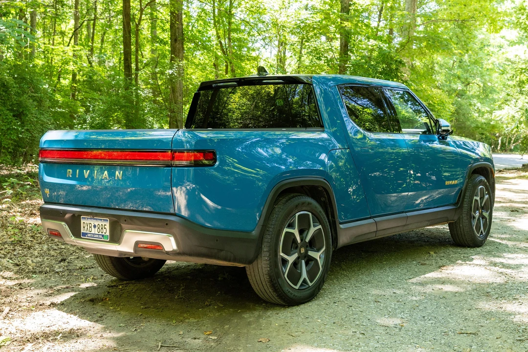 2023 Rivian R1T - Image 11 of 31