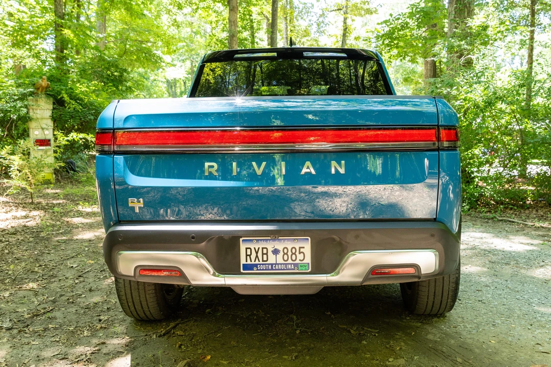 2023 Rivian R1T - Image 5 of 31