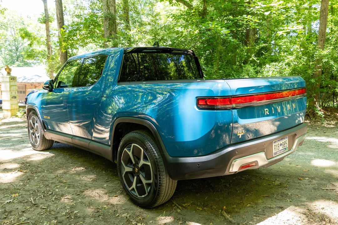 2023 Rivian R1T - Image 4 of 31