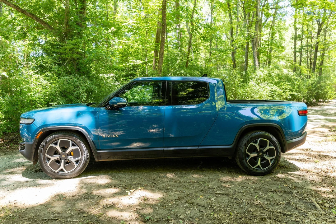 2023 Rivian R1T - Image 8 of 31