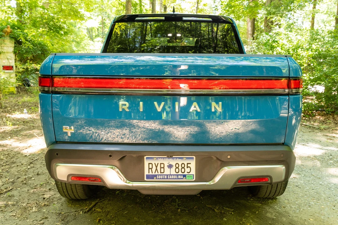 2023 Rivian R1T - Image 9 of 31