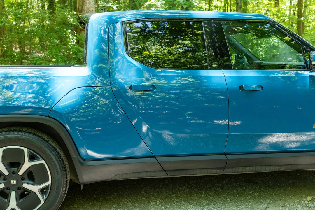2023 Rivian R1T - Image 22 of 31