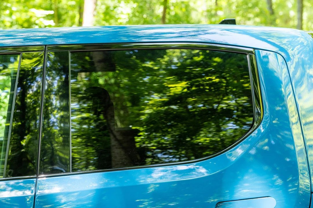 2023 Rivian R1T - Image 16 of 31