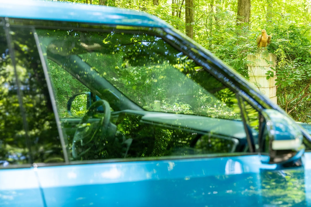 2023 Rivian R1T - Image 24 of 31
