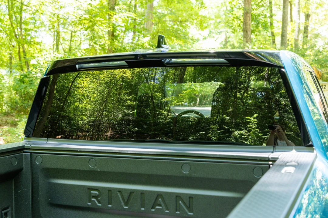 2023 Rivian R1T - Image 21 of 31