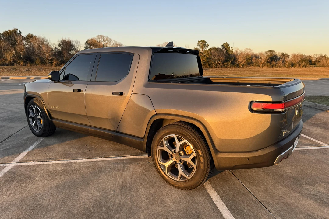 2023 Rivian R1T - Image 9 of 31