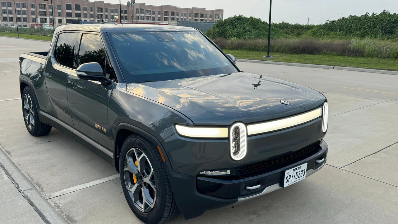 2023 Rivian R1T - Image 13 of 31