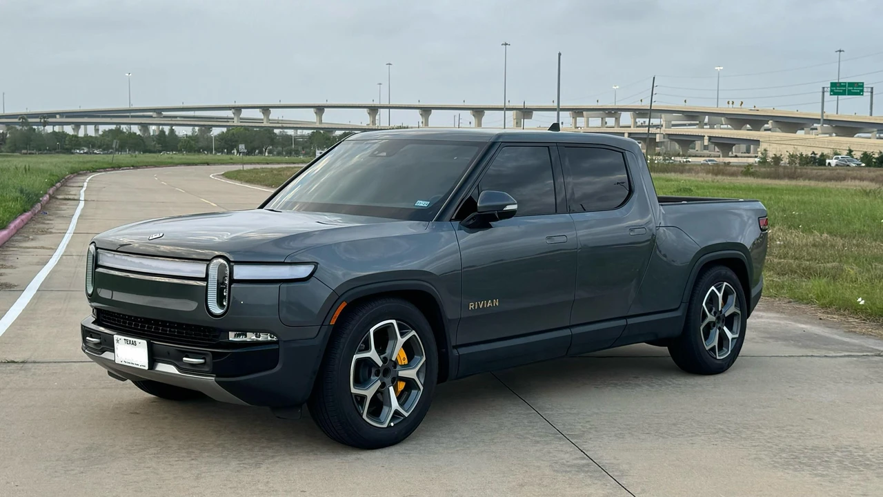 2023 Rivian R1T - Image 6 of 31