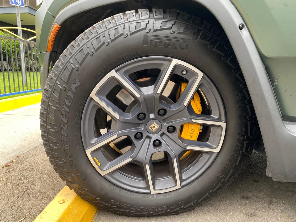 2023 Rivian R1T - Image 28 of 31