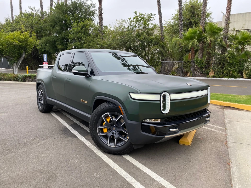 2023 Rivian R1T - Image 18 of 31