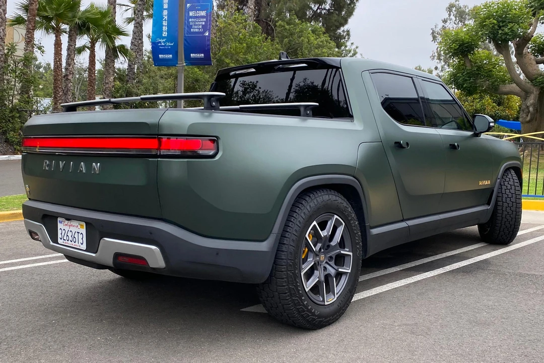 2023 Rivian R1T - Image 4 of 31