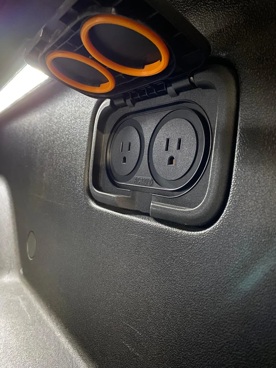 2023 Rivian R1T - Image 24 of 31