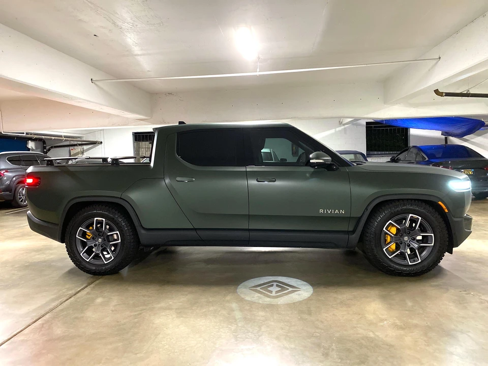2023 Rivian R1T - Image 17 of 31