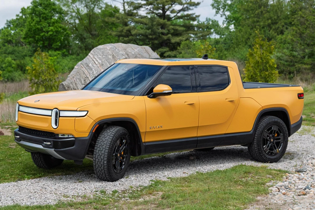 2023 Rivian R1T - Image 7 of 31