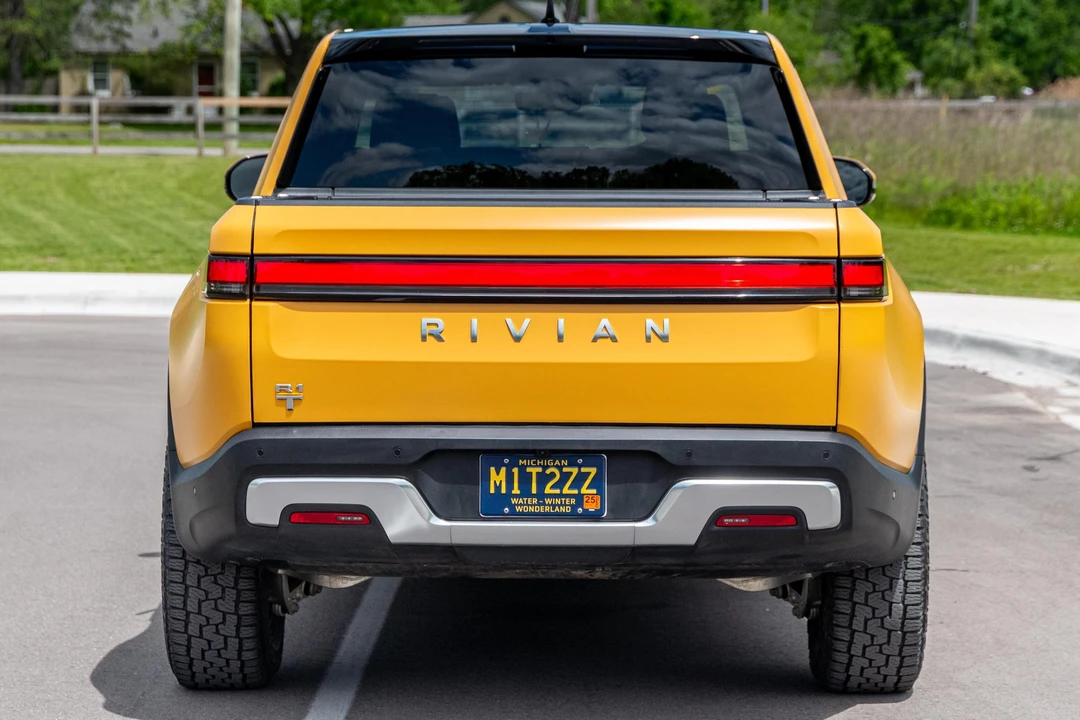 2023 Rivian R1T - Image 5 of 31