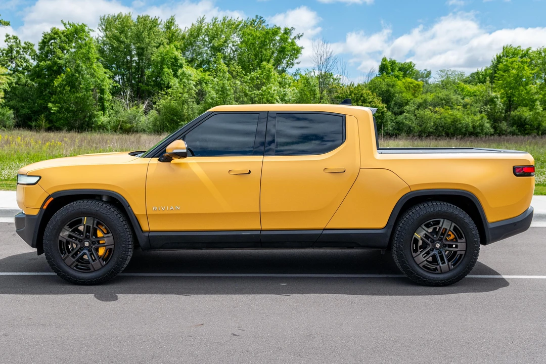 2023 Rivian R1T - Image 8 of 31