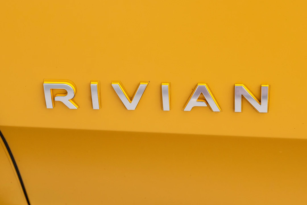 2023 Rivian R1T - Image 17 of 31
