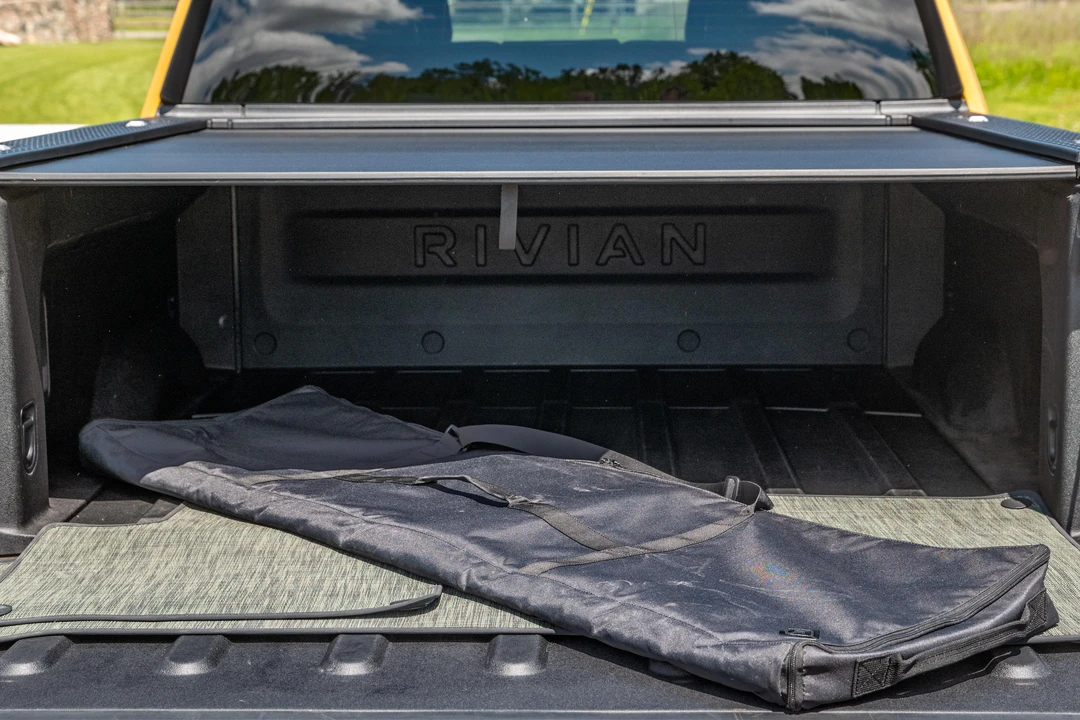 2023 Rivian R1T - Image 25 of 31