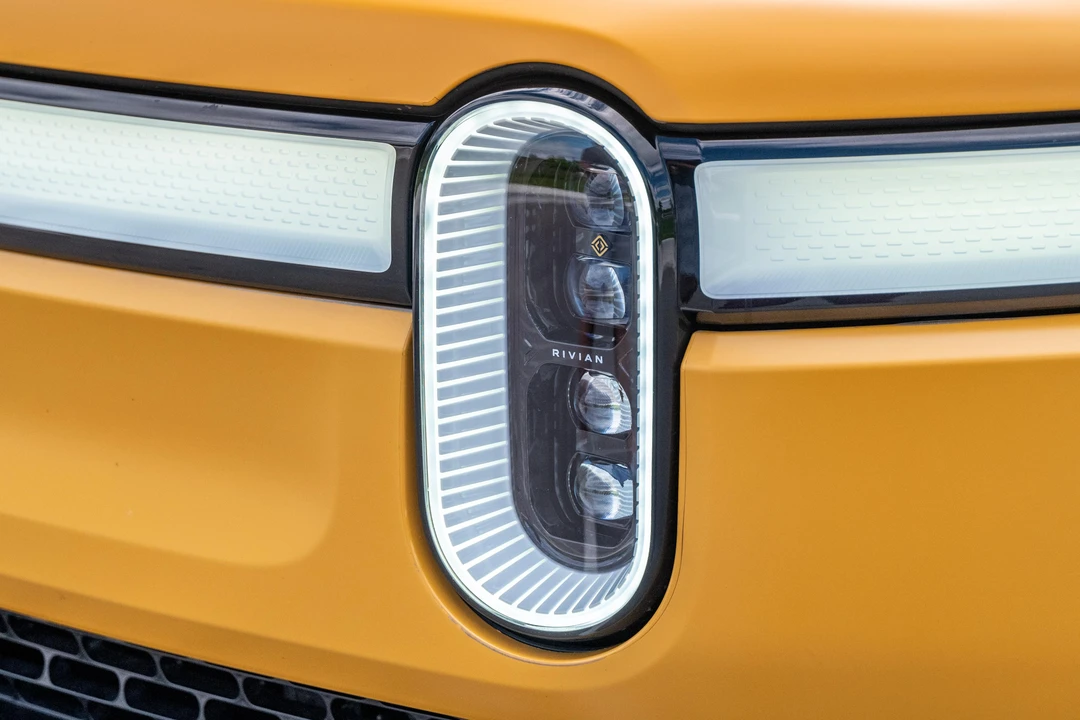 2023 Rivian R1T - Image 14 of 31