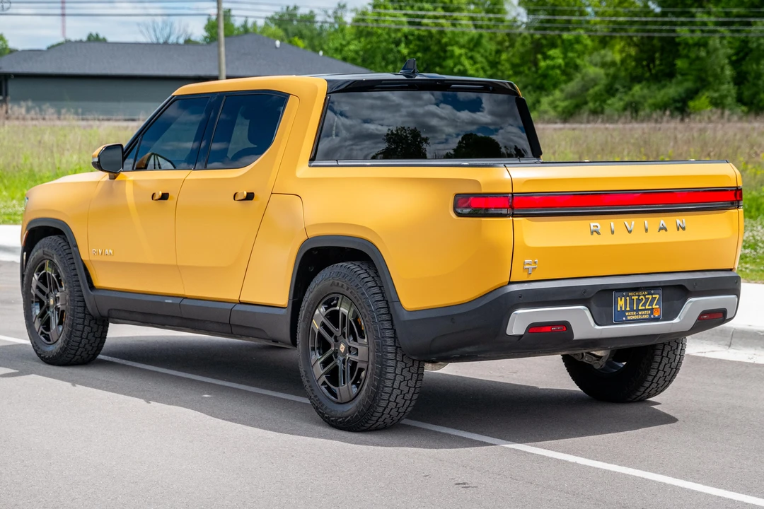 2023 Rivian R1T - Image 4 of 31