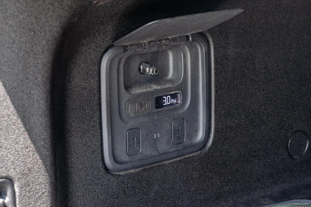 2023 Rivian R1T - Image 24 of 31