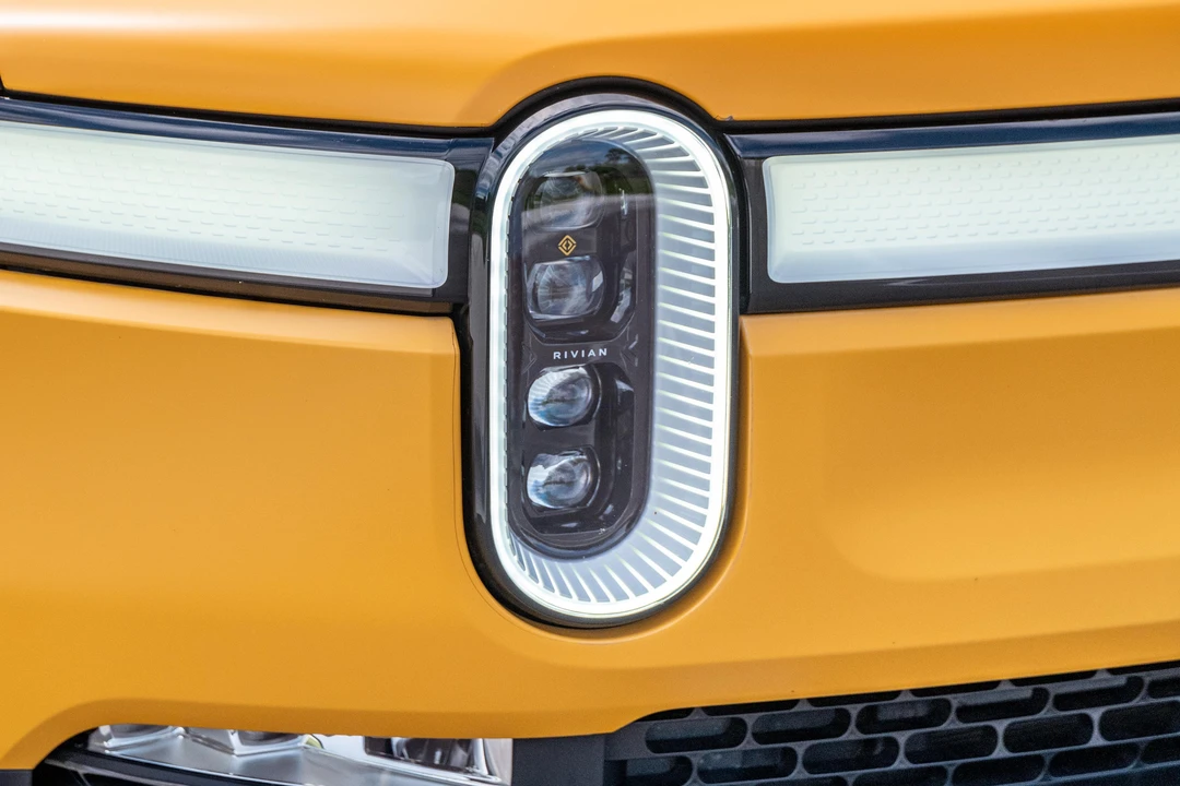 2023 Rivian R1T - Image 12 of 31
