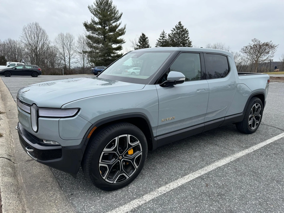 2023 Rivian R1T - Image 11 of 31