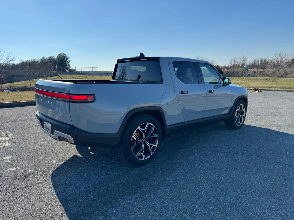 2023 Rivian R1T - Image 23 of 31