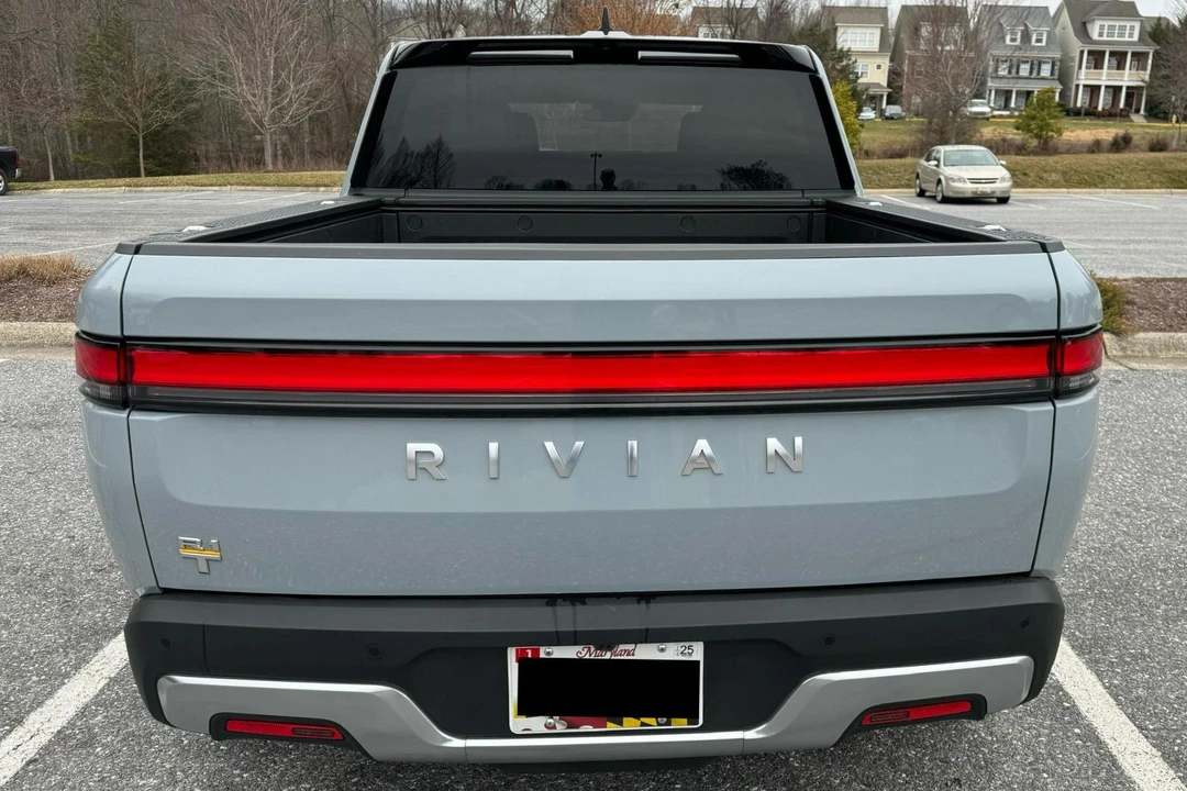 2023 Rivian R1T - Image 5 of 31