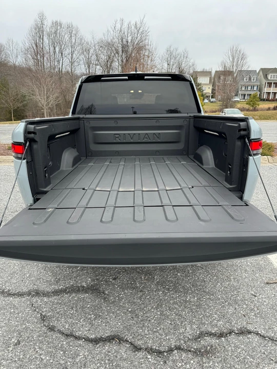 2023 Rivian R1T - Image 21 of 31
