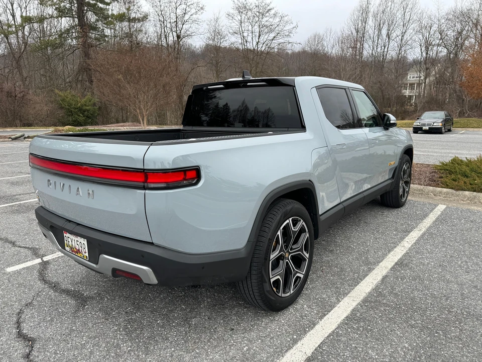 2023 Rivian R1T - Image 22 of 31