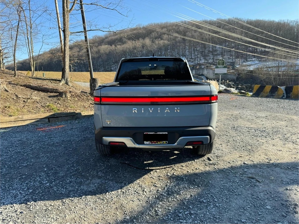 2023 Rivian R1T - Image 20 of 31