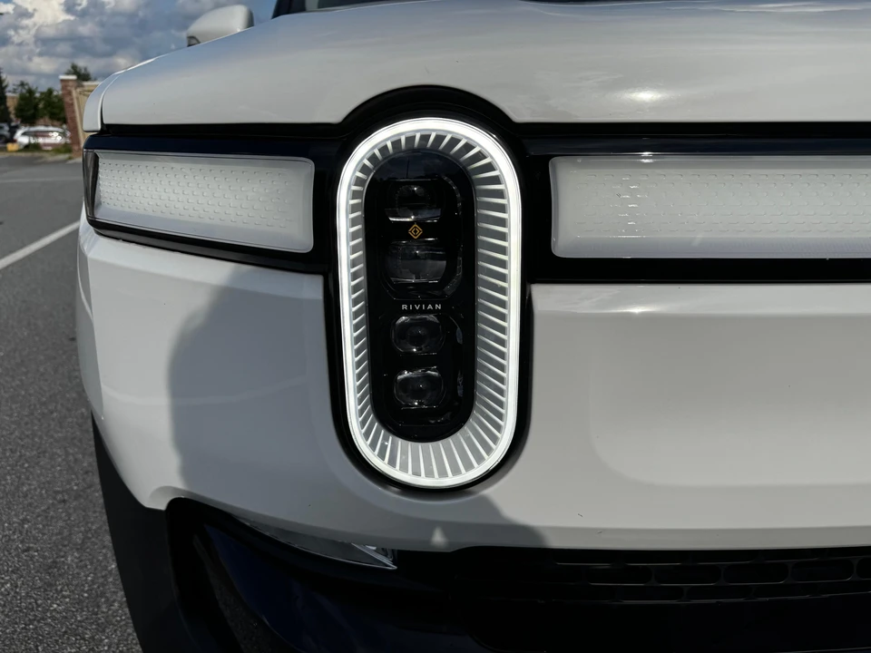 2023 Rivian R1T - Image 14 of 31