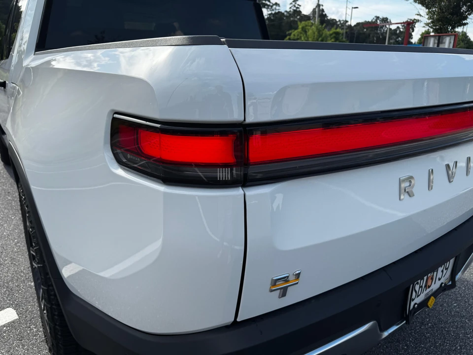 2023 Rivian R1T - Image 30 of 31