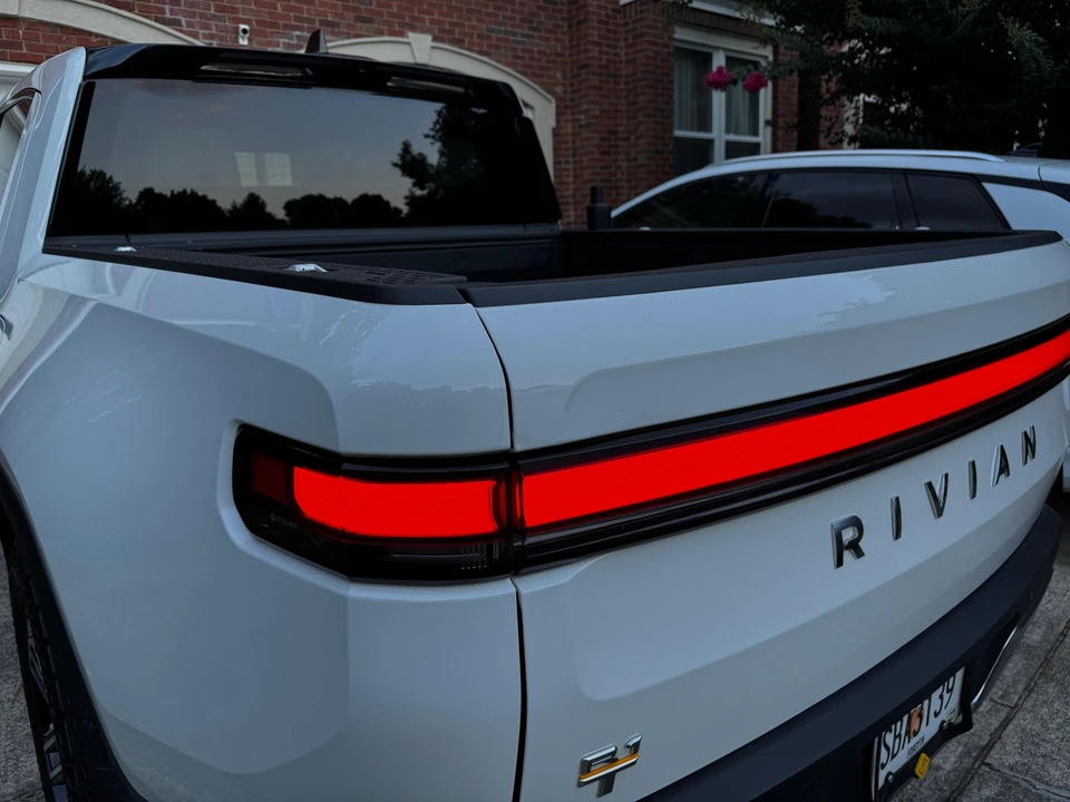 2023 Rivian R1T - Image 29 of 31