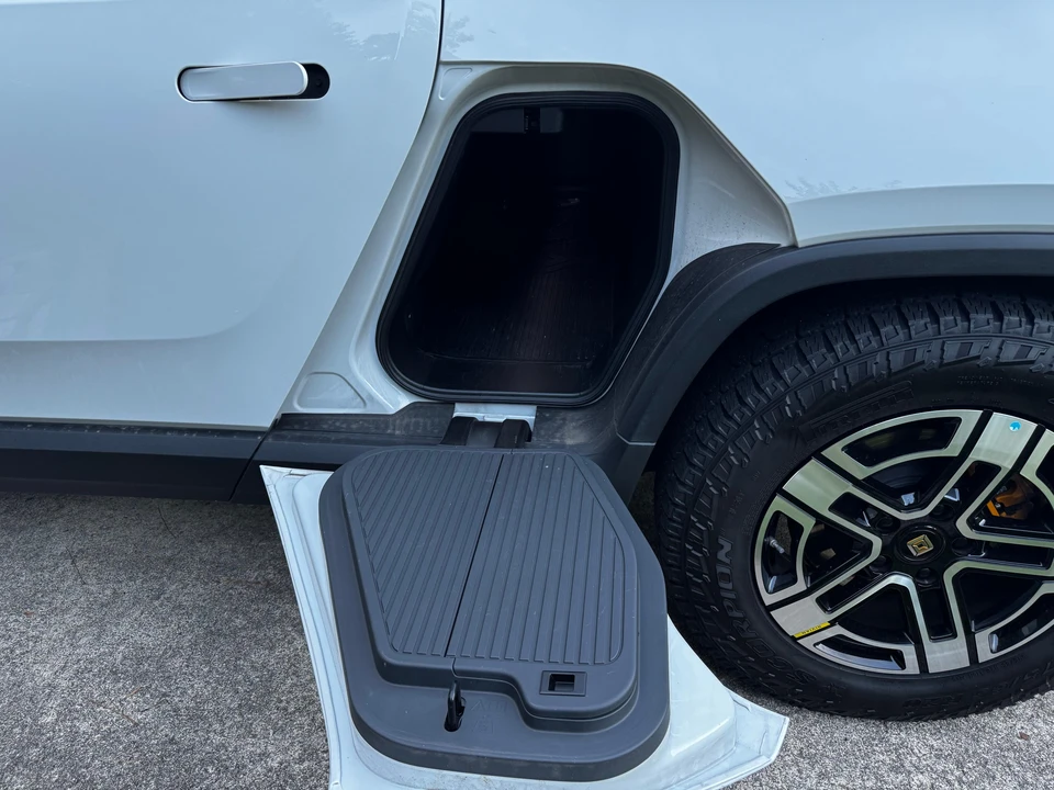 2023 Rivian R1T - Image 21 of 31