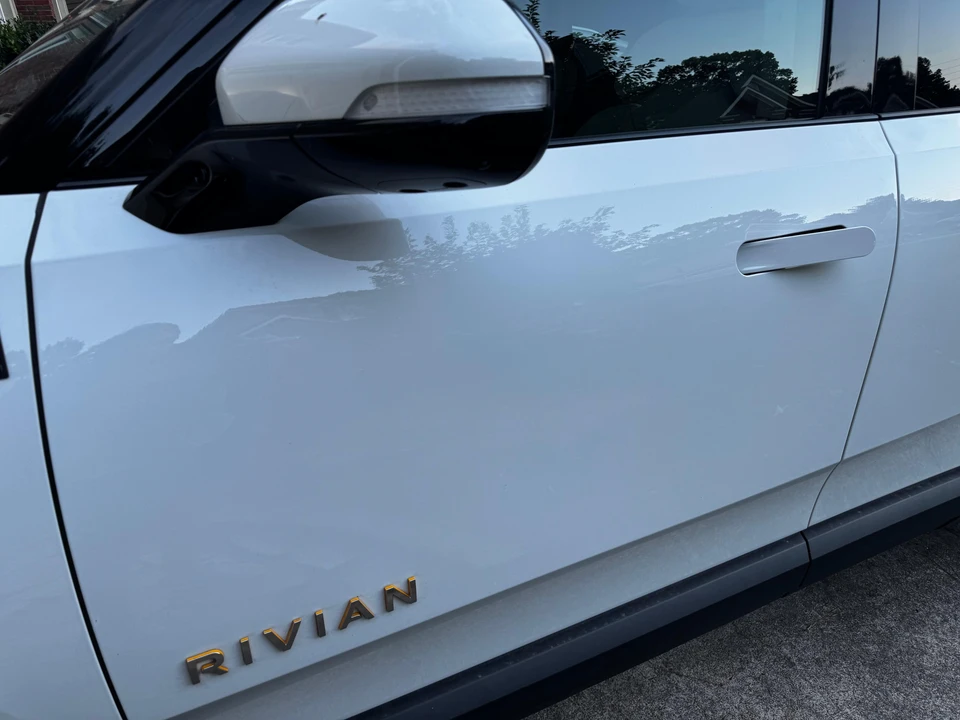 2023 Rivian R1T - Image 19 of 31