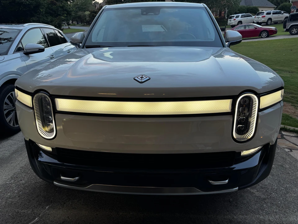 2023 Rivian R1T - Image 7 of 31