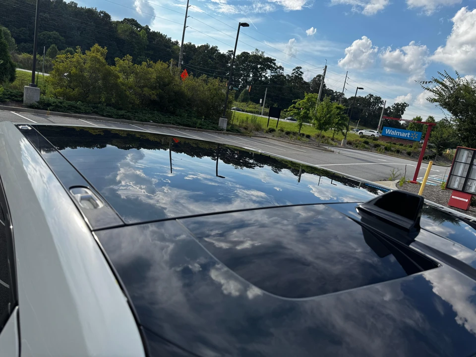 2023 Rivian R1T - Image 26 of 31