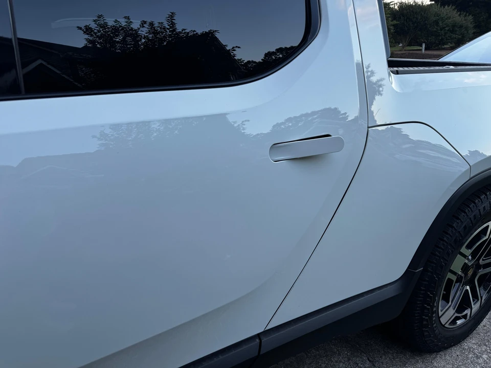 2023 Rivian R1T - Image 20 of 31