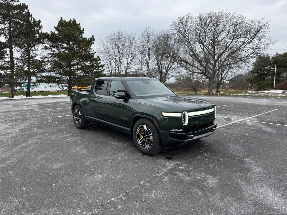 2023 Rivian R1T - Image 10 of 31