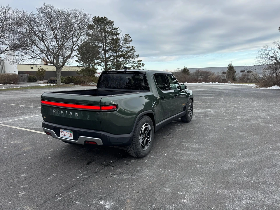 2023 Rivian R1T - Image 8 of 31
