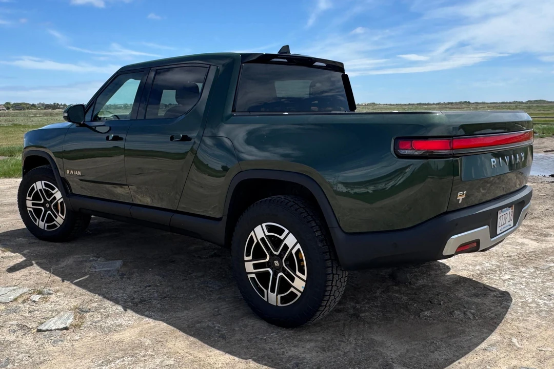 2023 Rivian R1T - Image 4 of 31