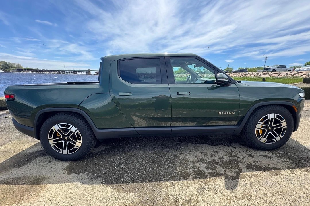2023 Rivian R1T - Image 3 of 31