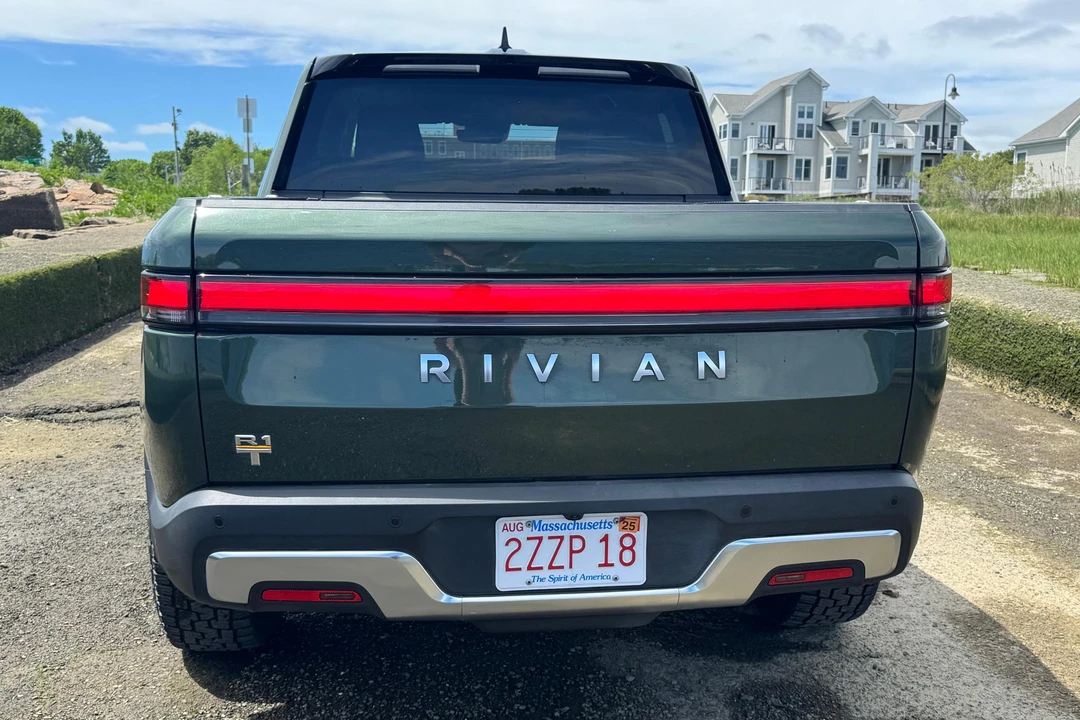 2023 Rivian R1T - Image 5 of 31